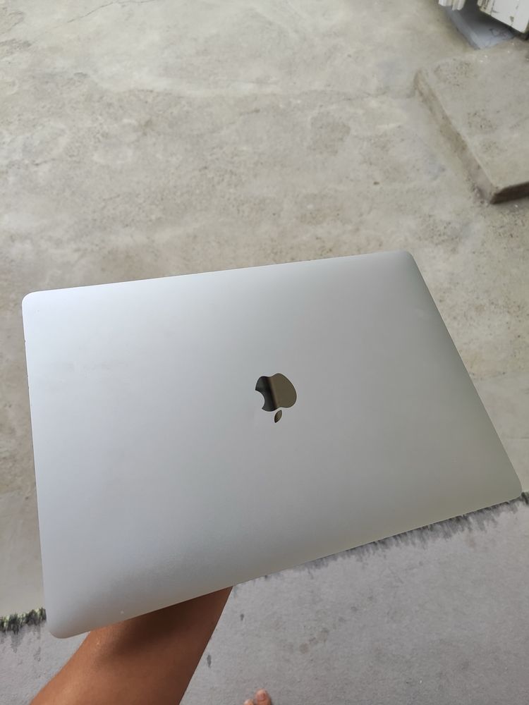 Macbook pro 15 inch 2018