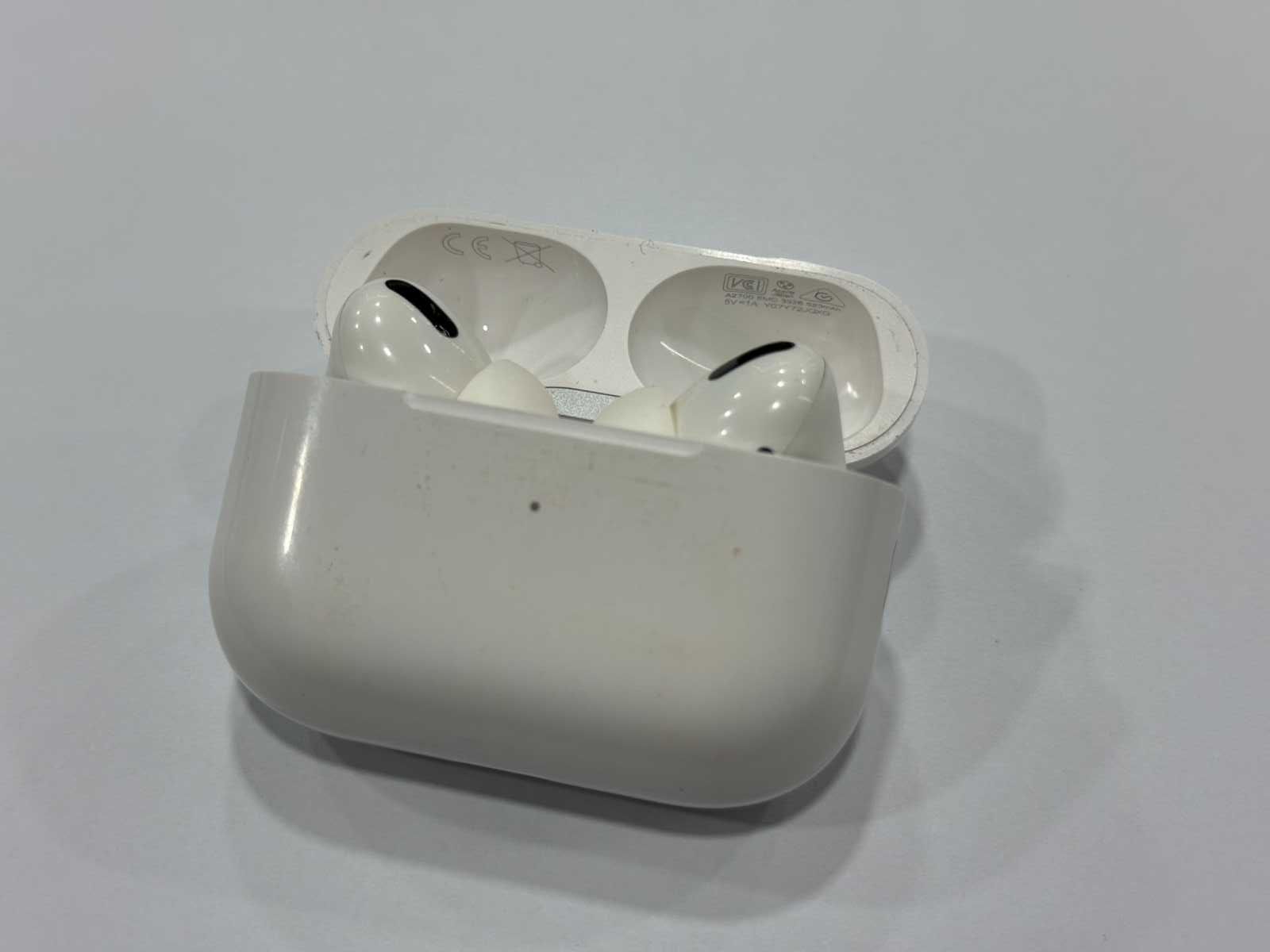 Слушалки Apple AirPods Pro