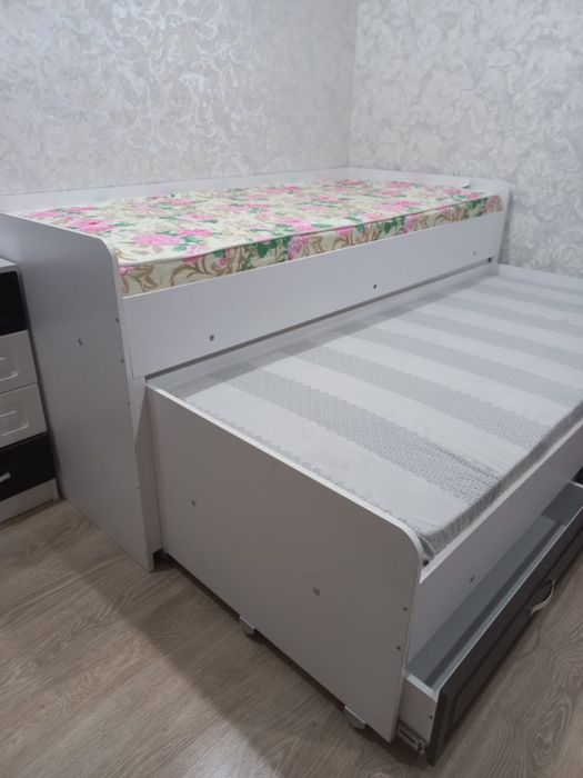 Продам двухярусный кровать