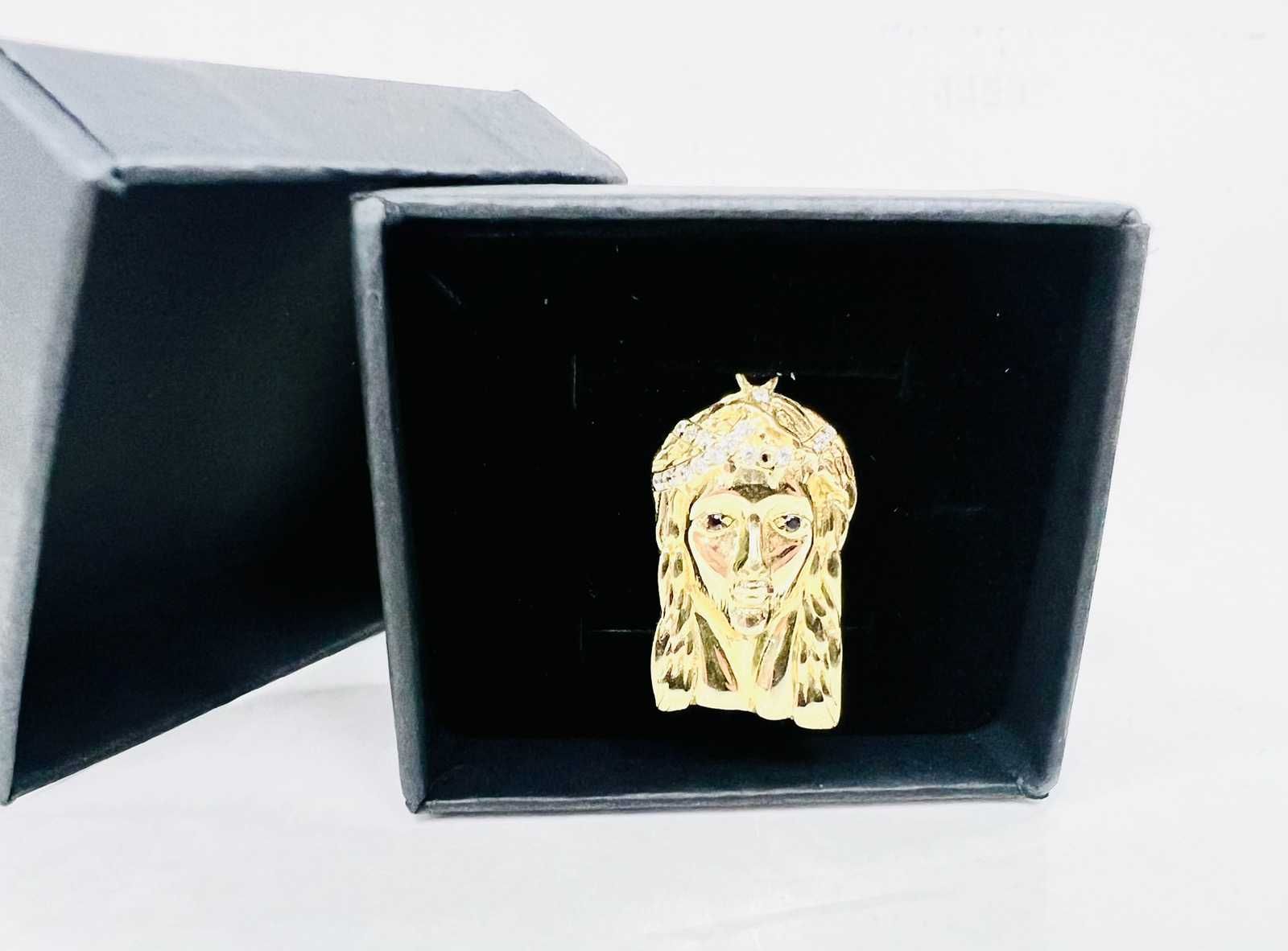 ++ЧИСТО НОВ++ Златна висулка с христос 14K / 2x1,5см / 2,89гр