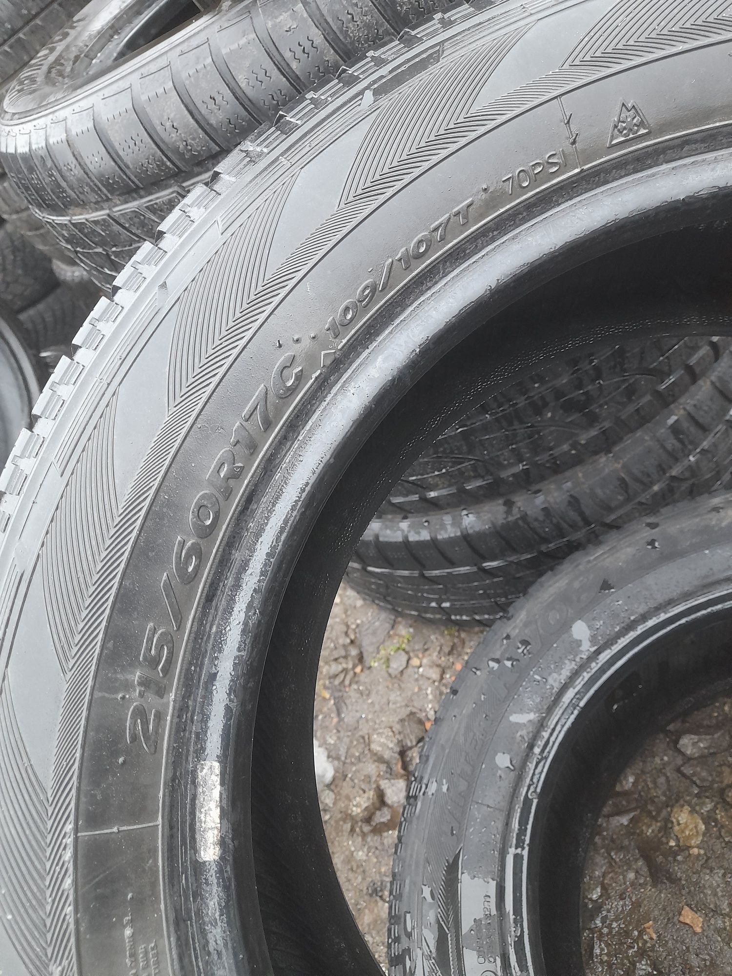 Vând 2 sau 4  anvelope 215 60 17 C hankook m+s mixte  dot 2018