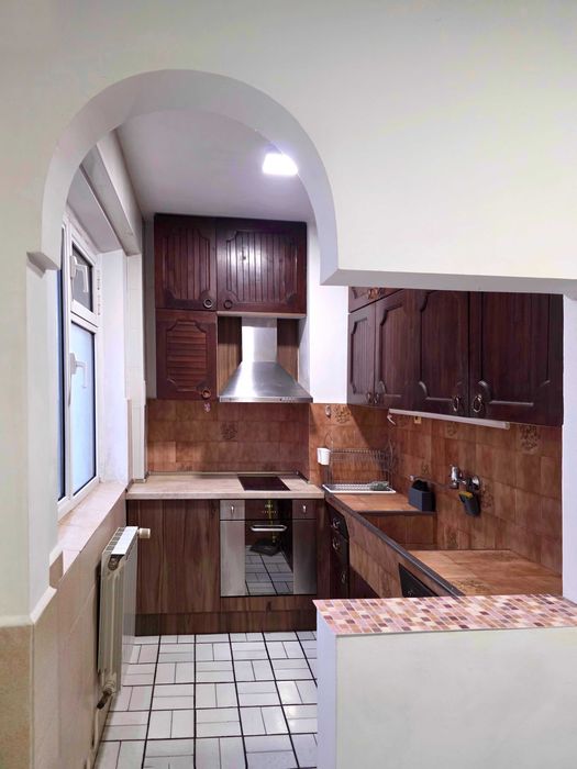 Собственик отдава четиристаен апартамент под наем