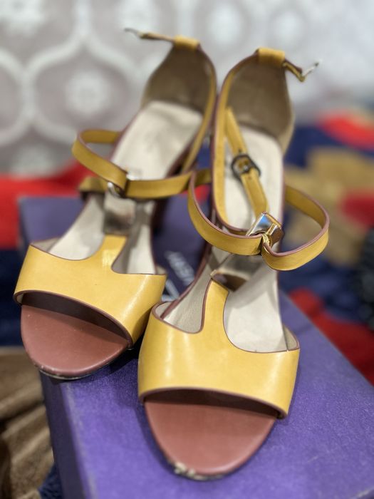 Босоножки коричневый