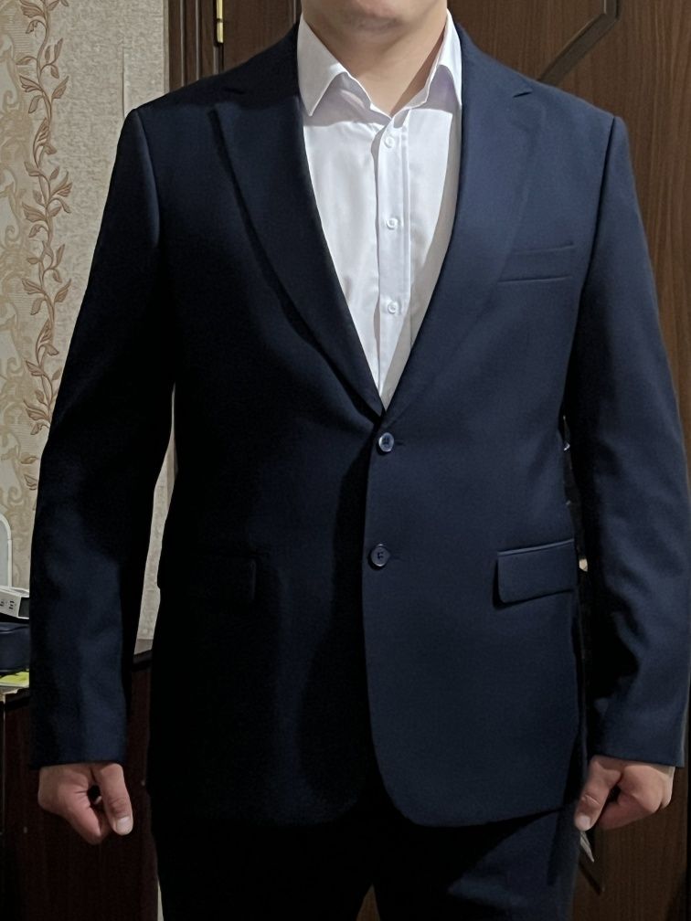 Kostyum shim erkaklar uchun