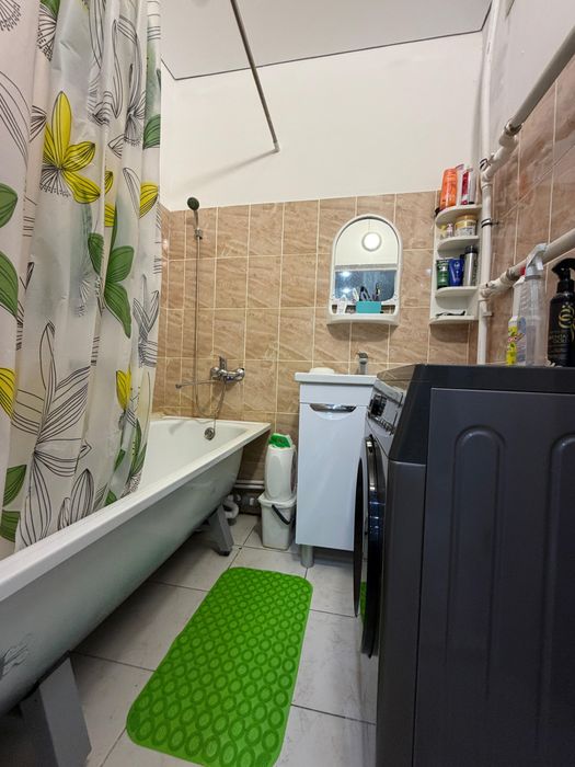 Продается 2-ком кв , р-н 10 мкр