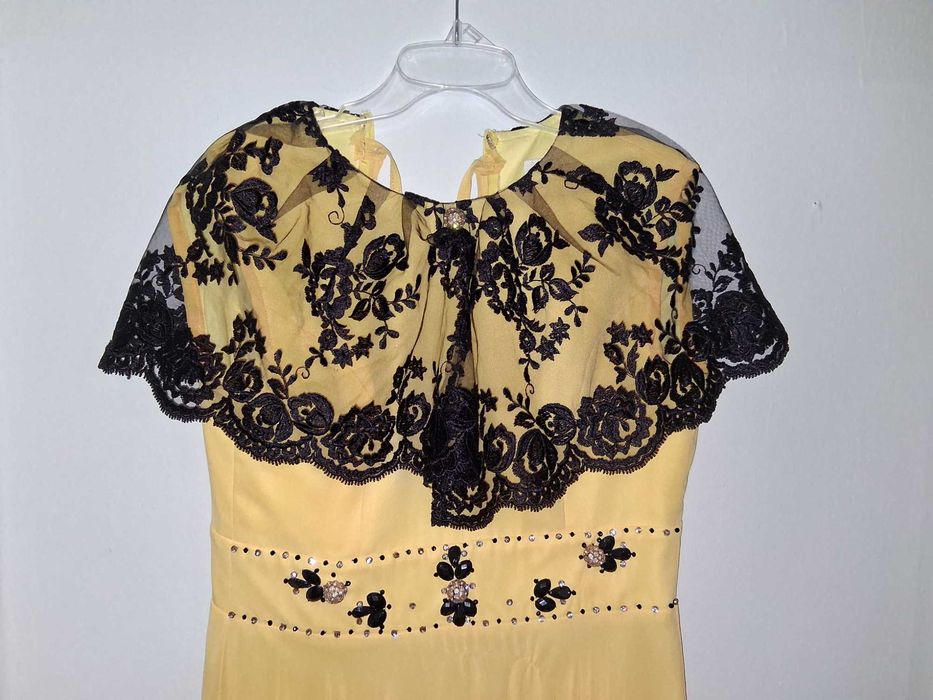 Дълга жълта официална рокля