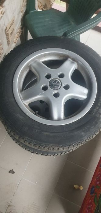 Vând anvelope 195 65 15 +jante
