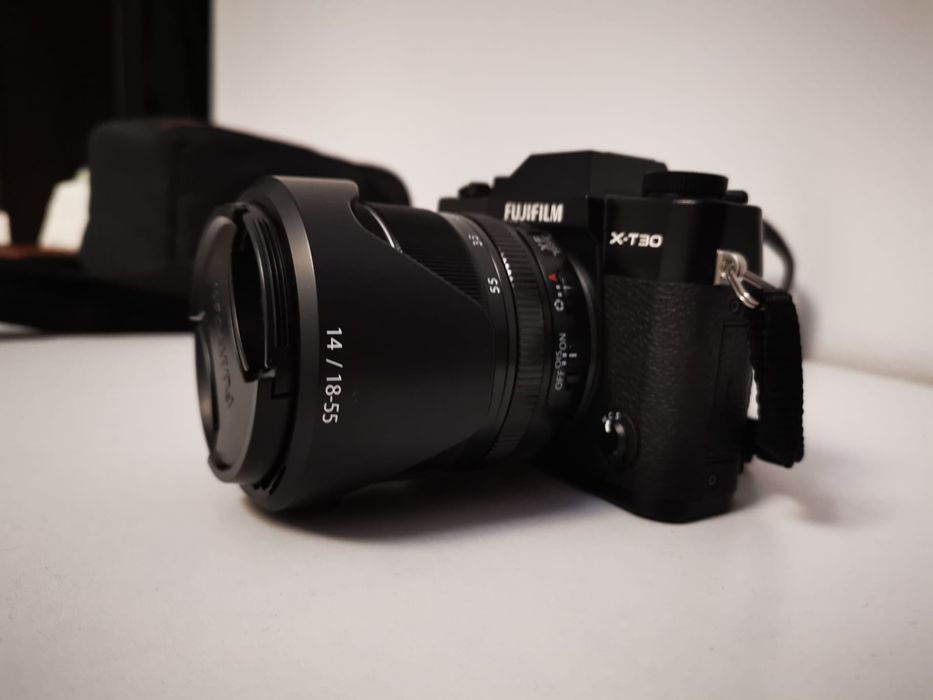 Aparat foto Fujifilm xt 30 cu obiectiv Fuji  18-55mm