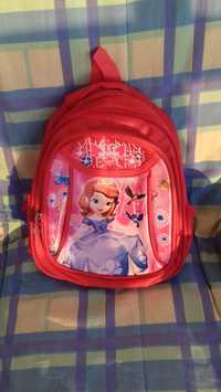 Vand geanta pentru fetite noua cu Sofia 35 lei neg.