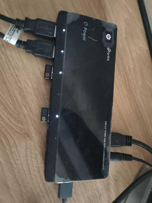 Hub USB TP-LINK UH720, pachet complet