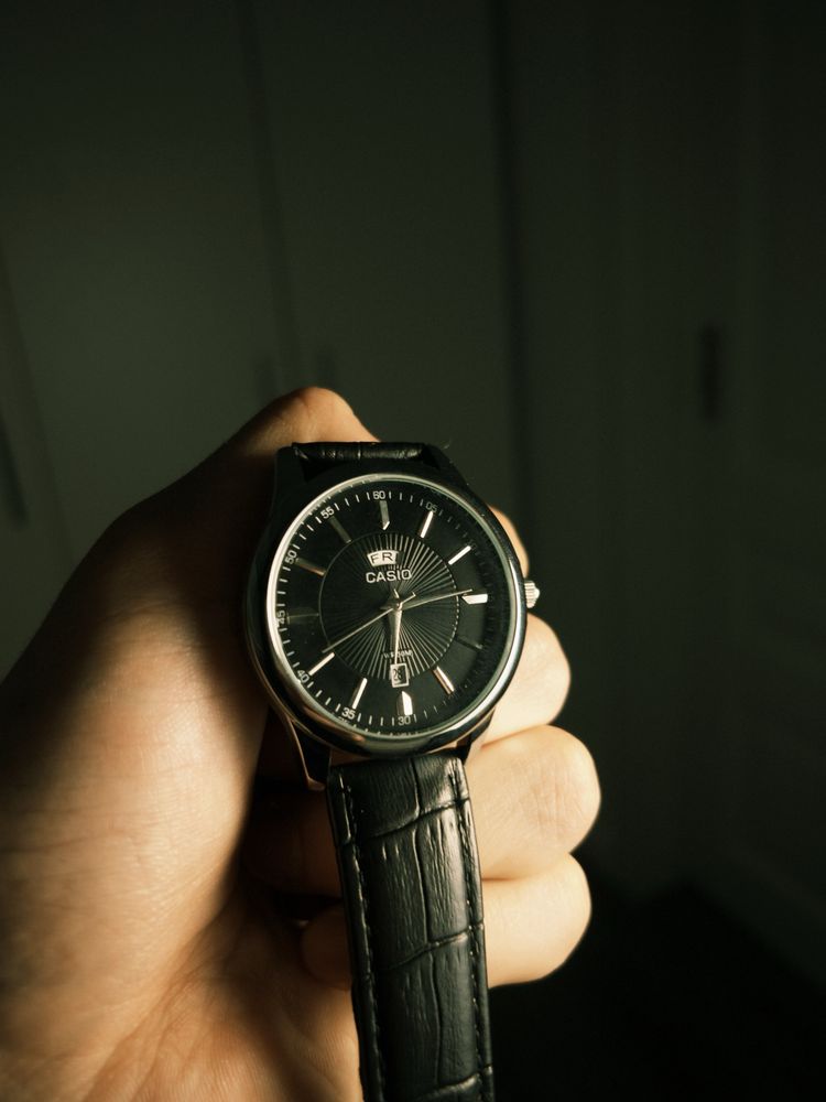 Casio часы  люксовые новые