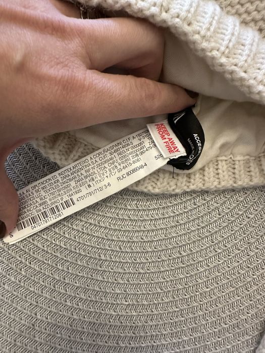 Set fular si caciula Zara