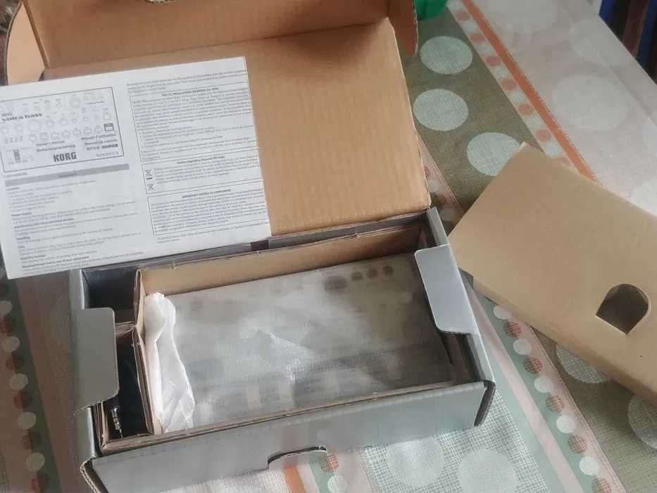 Korg Volca Bass – аналогов бас синтезатор, пълен комплект