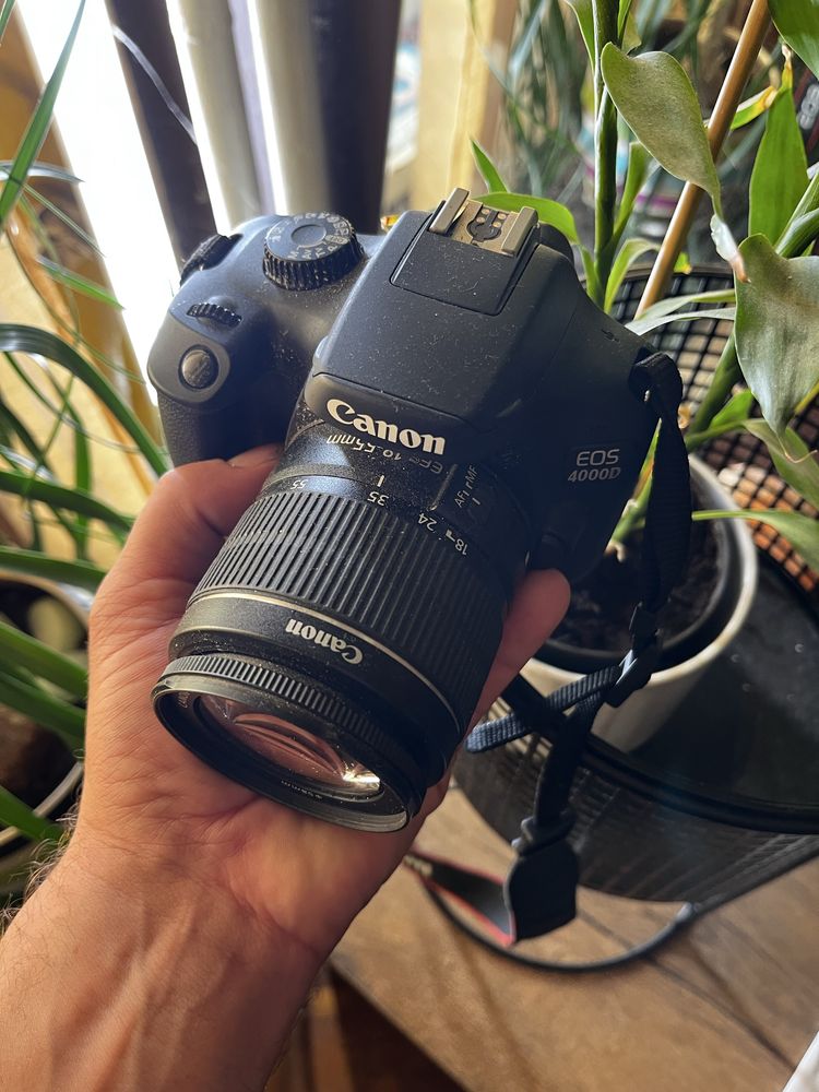 CANON eos 4000D чисто нов в гаранция