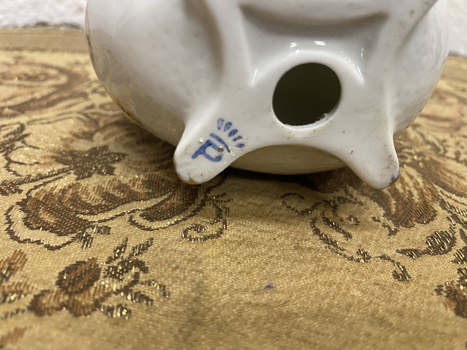 Порцеланово яйце с фигура - маркирано