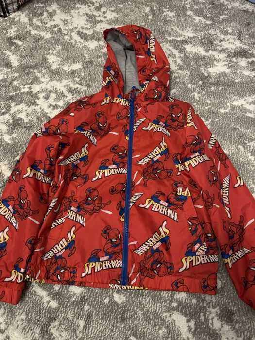 Продам куртку на мальчика