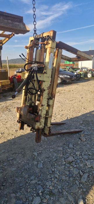 Stivuitor pentru tractor