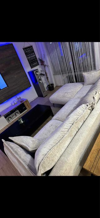 Диван г образен .