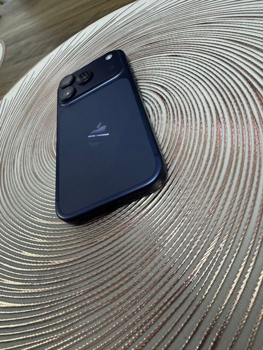 Apple iPhone 17 Pro , 256GB , Blue , 14 cicluri .