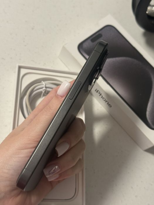 iPhone 15 Pro 87% baterie impecabil