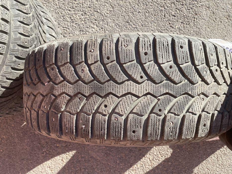 Зимние шипованные шины Bridgestone Blizzak Spike-01 215/60 R16