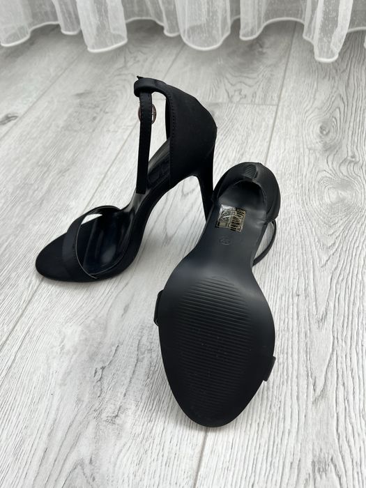 Сандали - висок ток