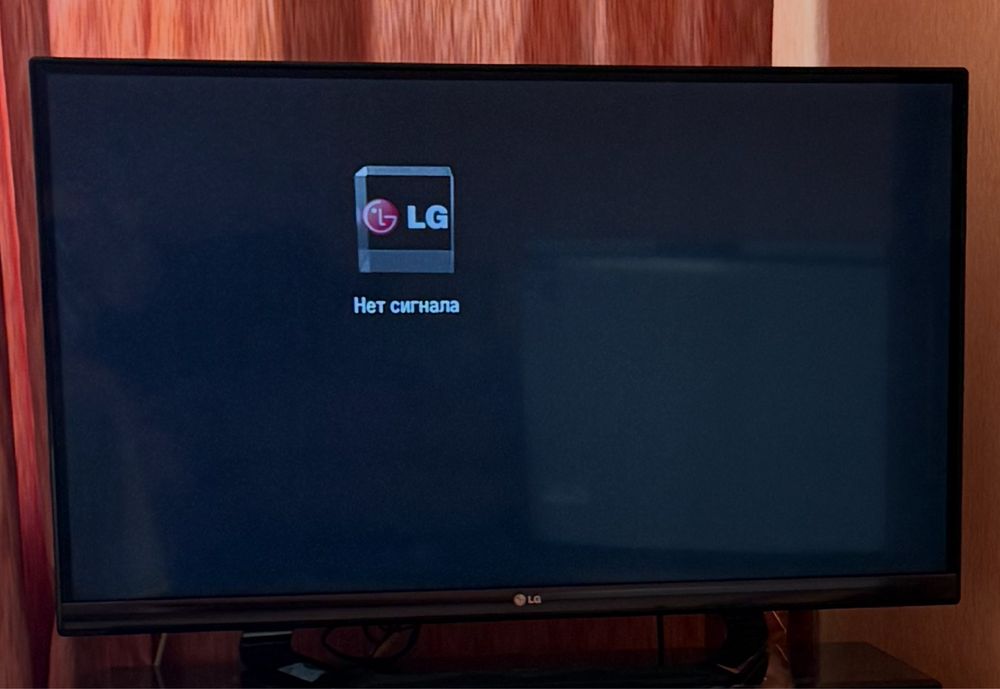 Телевизор LG 110 см. Смарт. Очки 3D, прилагаются