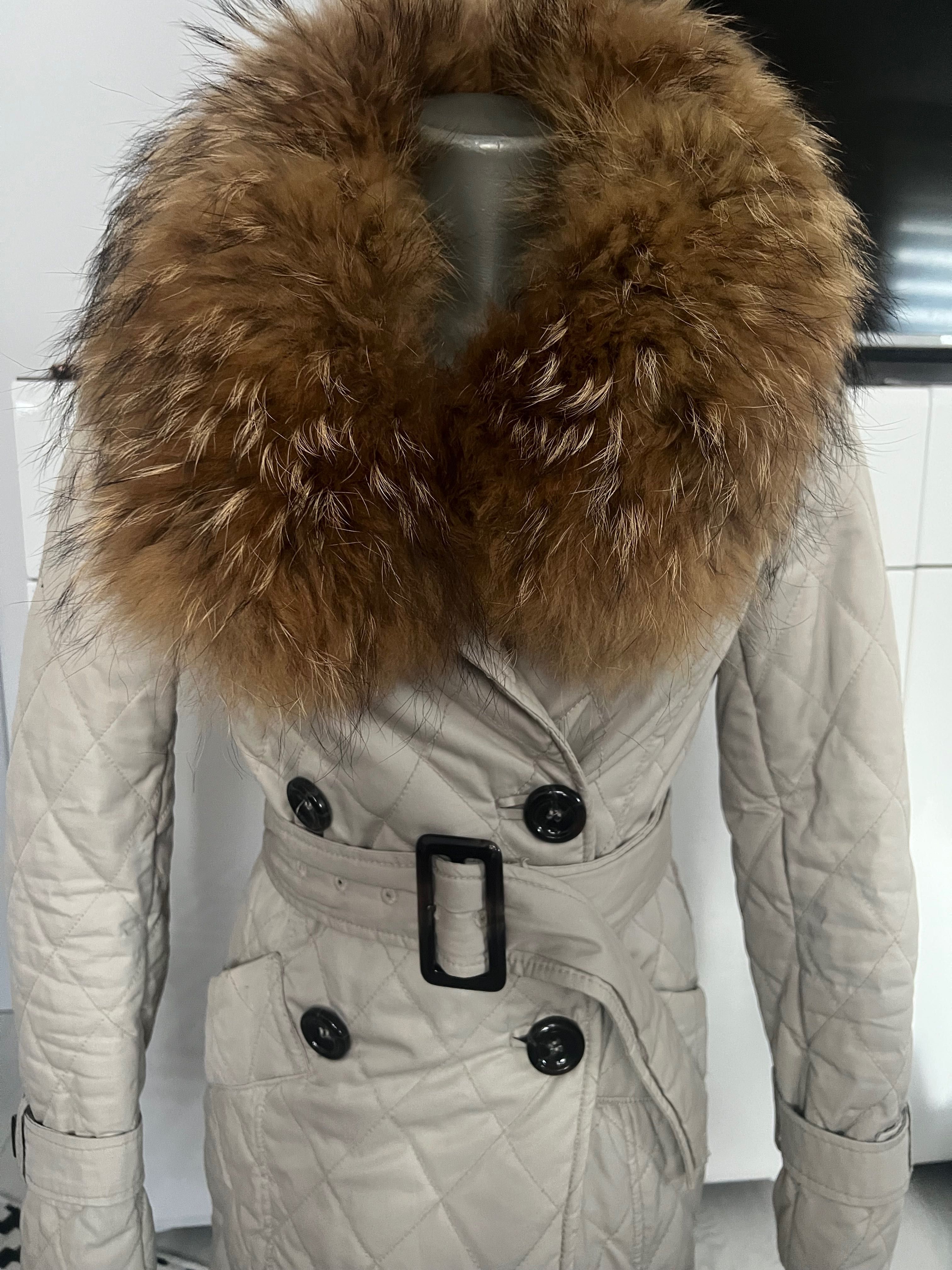 Zara Дамско Палто/Тренчкот с богата яка от естествен косъм XS/S