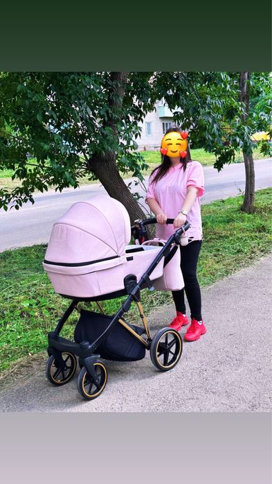 Продам коляску Adamex