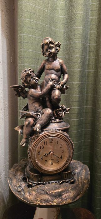 Изящен часовник, декорация  херувими.