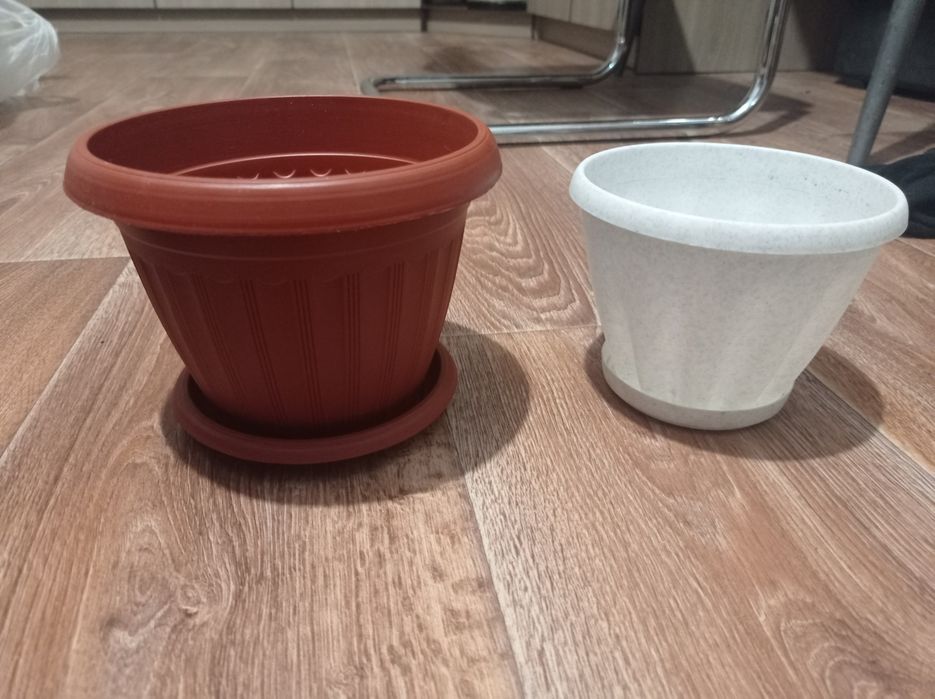 Продам горшок срочно для цветов