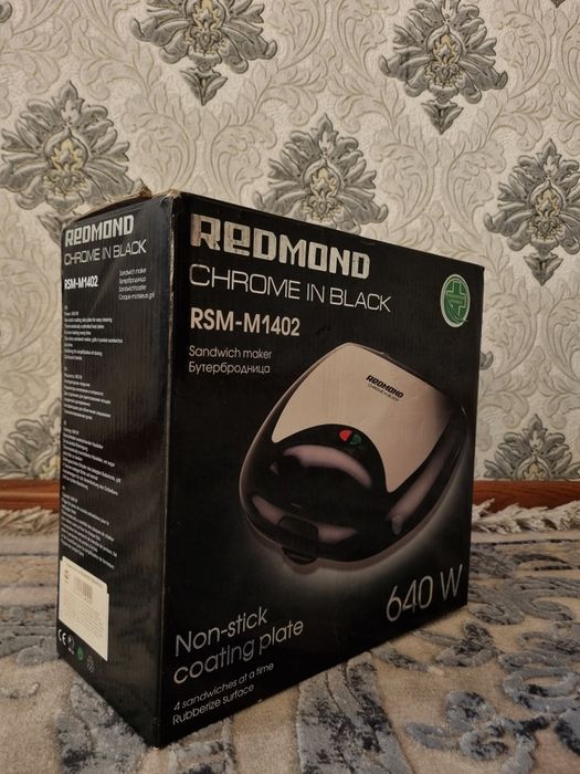 Сэндвичница Redmond RSM-М1402 — Новая, в полной комплектации