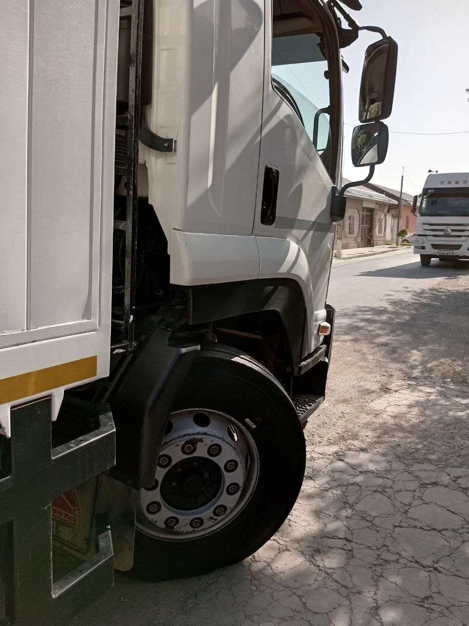 Isuzu xolati yaxshi. Ishga tayyor