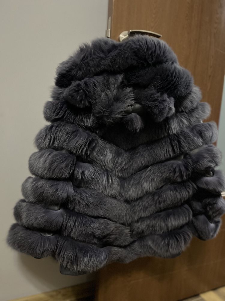 Зимно дамско палто с естествен косъм