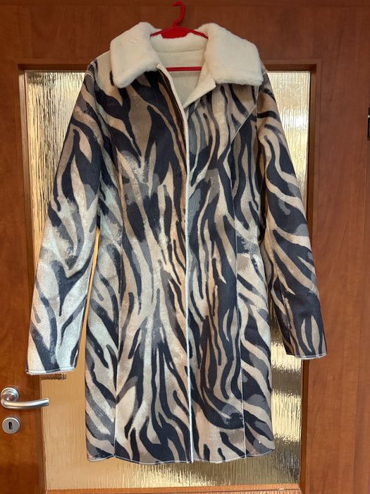 Guess- дамско палто, ново!