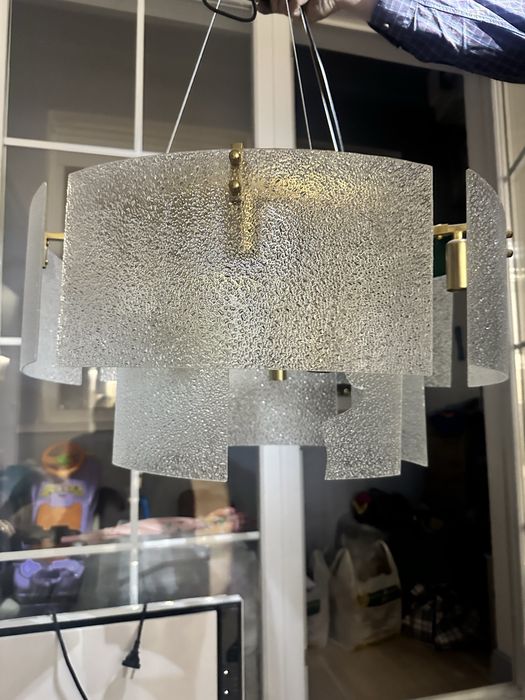 Люстра 60 см. Сломана одна деталь.