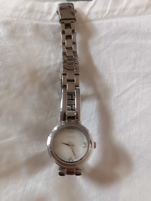 Дамски Часовник Casio и дамски часовник Q&Q