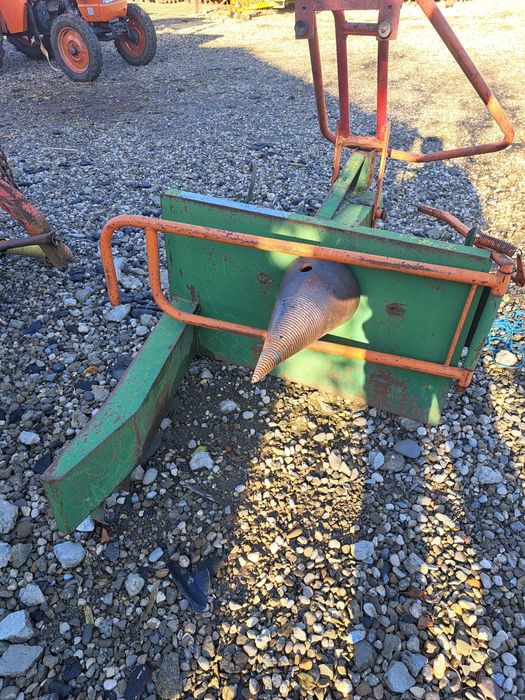 Semanatoare paioase 2,5m cu 21 randuri,despicator hidraulic de 13tone