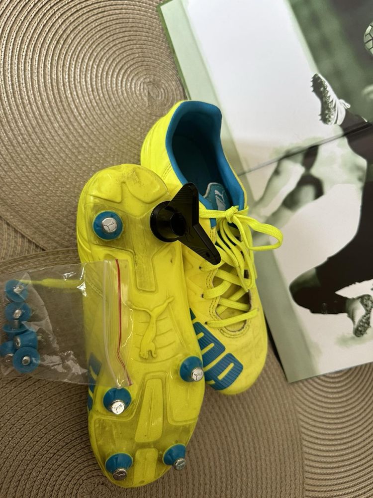 Почти нови бутонки PUMA Evospeed 4 FG JR