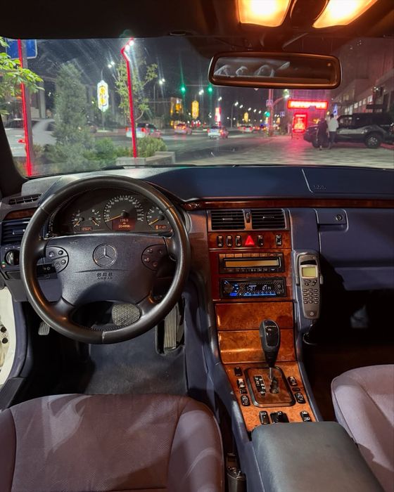 MERCEDES W210 4wd sotiladi