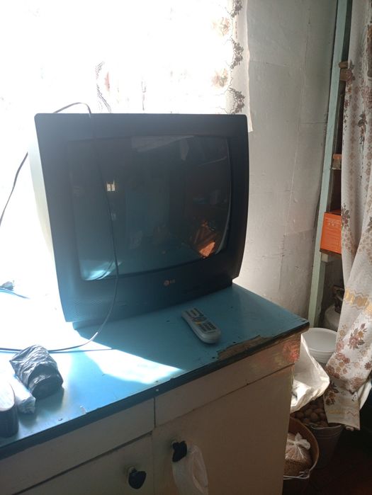 Продам 2 телевизора