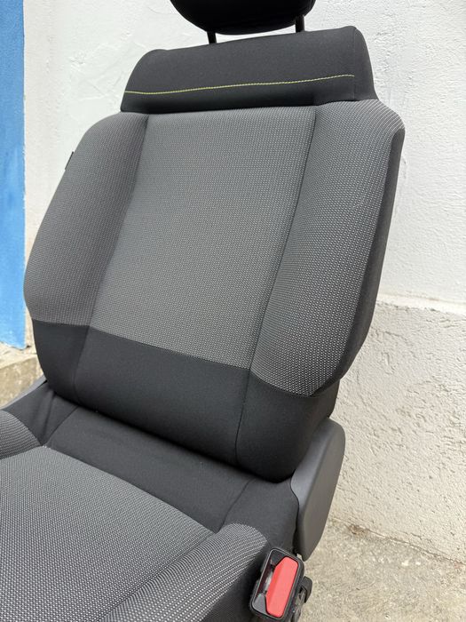 Set scaune față Citroën C3 2020 (stânga + dreapta)