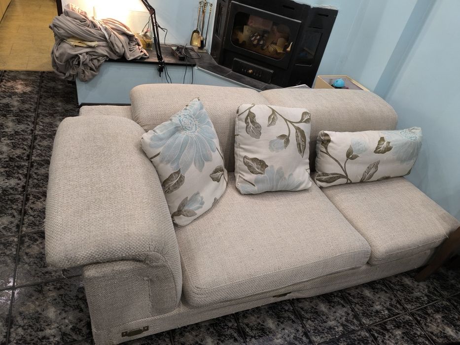 ПОДАРЯВАМ ъглов диван