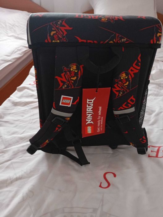 Детска раница за училище.