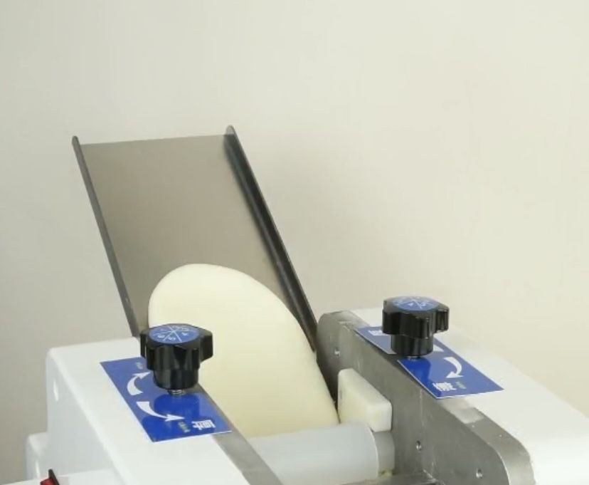 Аппарат тестораскатка для теста форма пельмени манты вареник