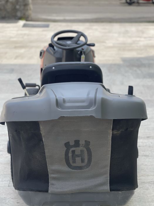Tractoras de tuns iarba Husqvarna tc