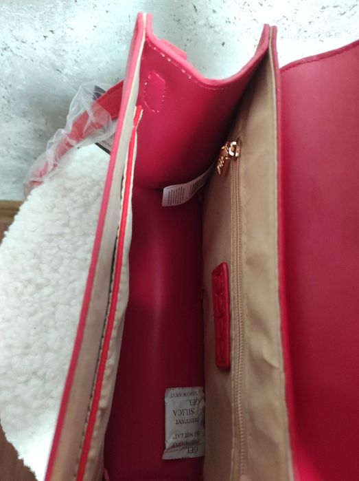 Червена чанта Nobo