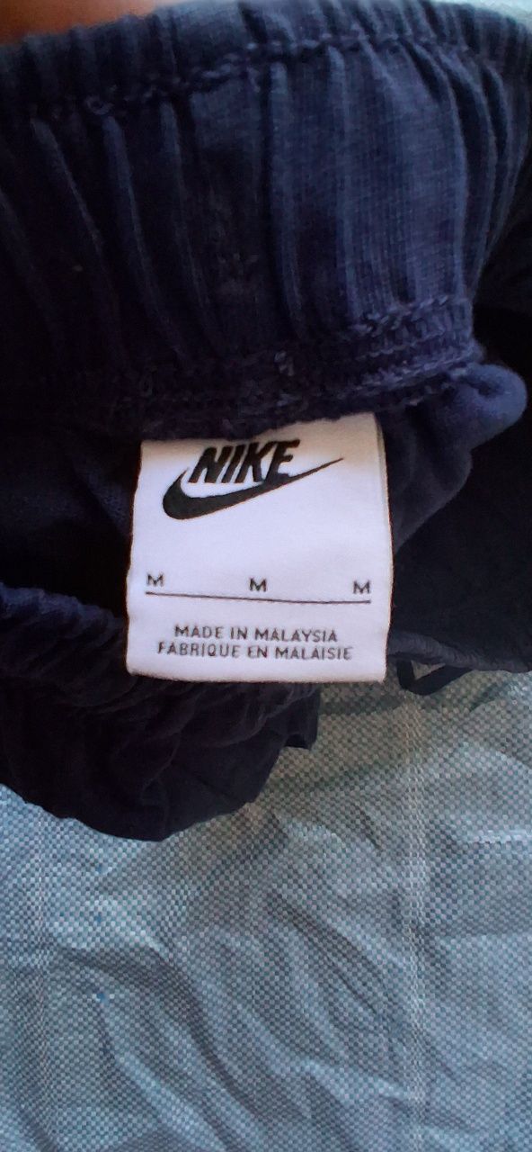 Pantaloni scurți din bumbac gri de la Nike  mărimea m