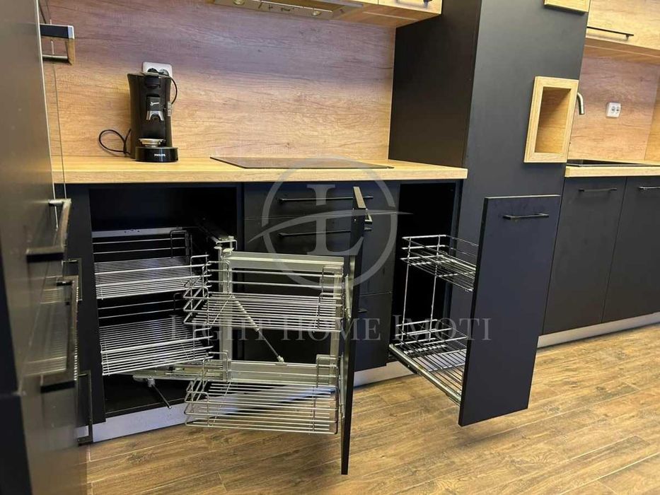 Продава се Тристаен апартамент в Пловдив, Кючук Париж - 118 кв.м за 1348 €/кв.м - Снимка #3