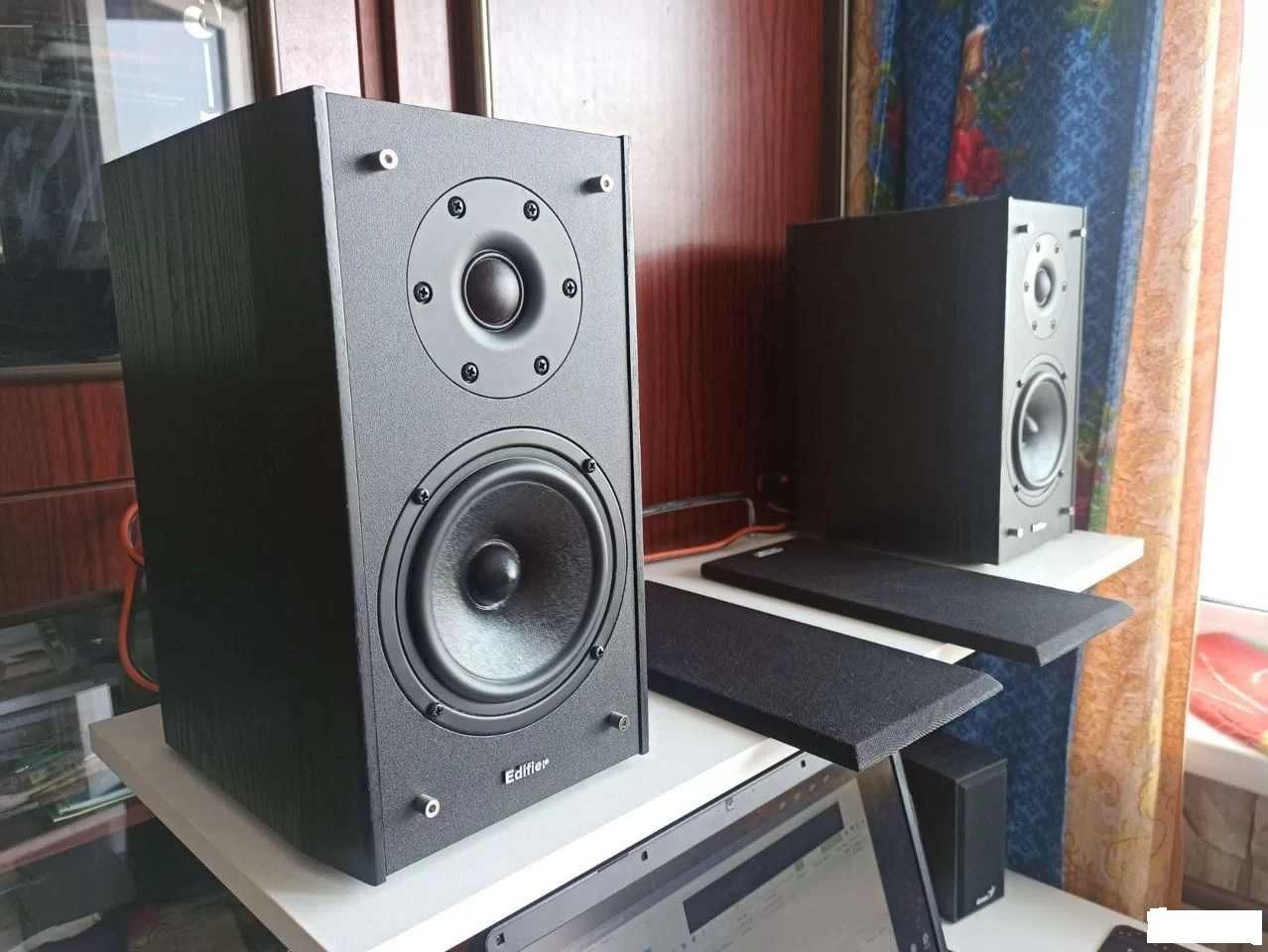 Edifier R1900TIII - качествени активни колони, като нови